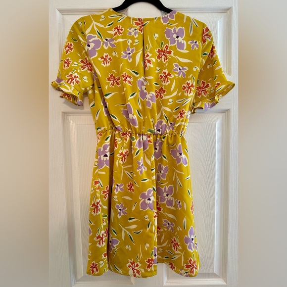 NWT BCBGeneration Ruffle Sleeve Mini Dress - Picture 3 of 3